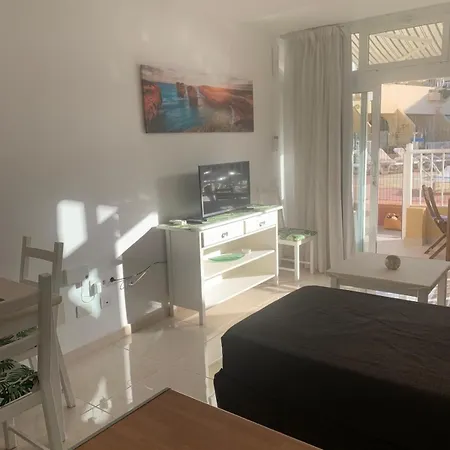 Luminoso Y Con Airco - D4 - Frente A La Piscina En Mareverde Costa Adeje (Tenerife)